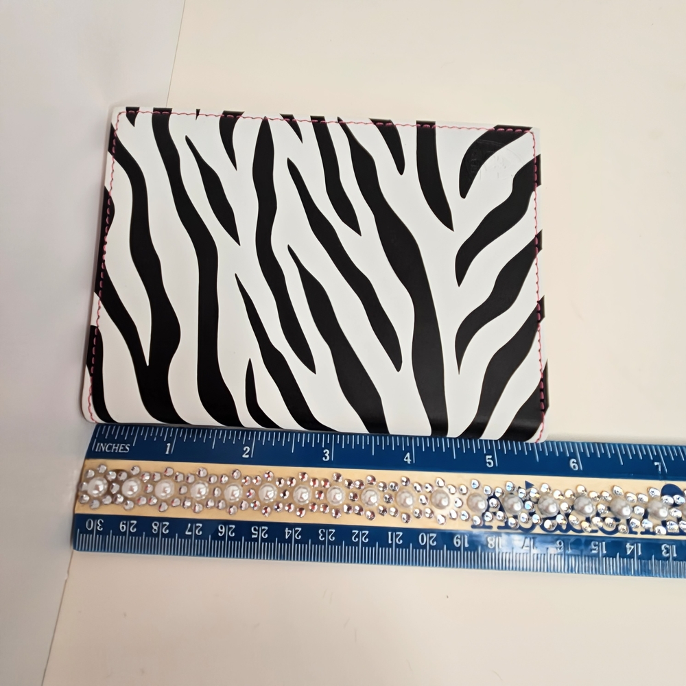 NWT Heys Zebra Animal Print Passport Cover Travel Wallet - Picture 13 of 16